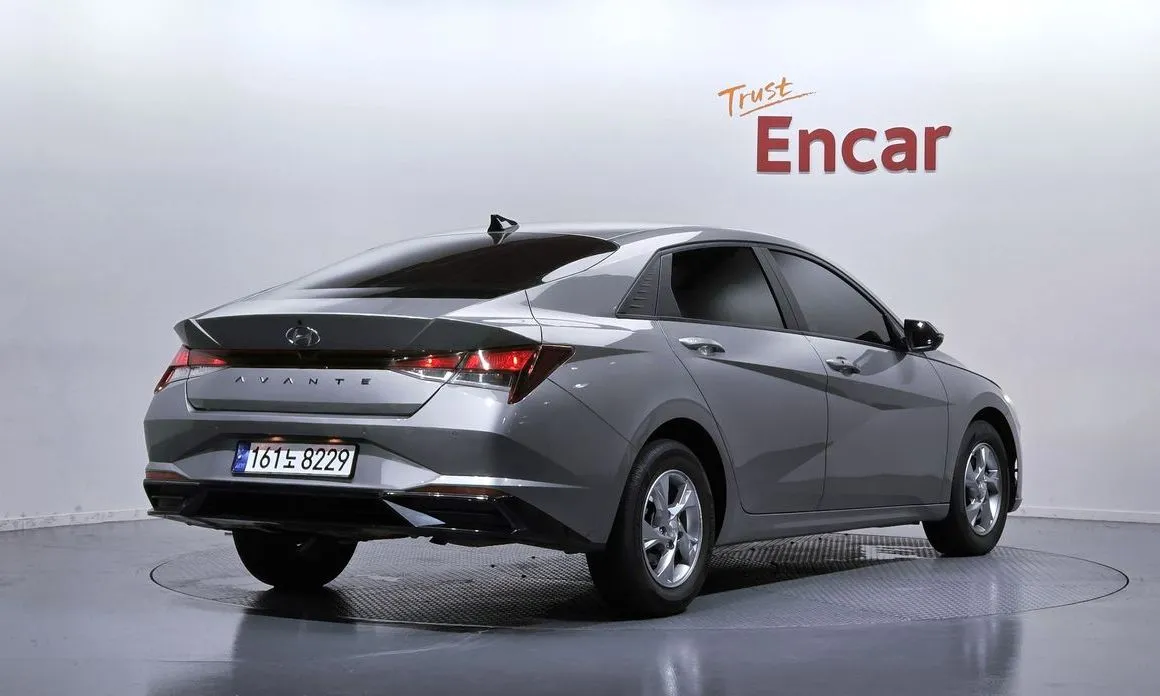 Hyundai AVANTE — фото 3