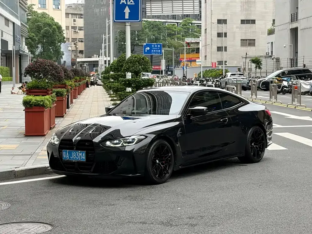 BMW M4 — фото 1