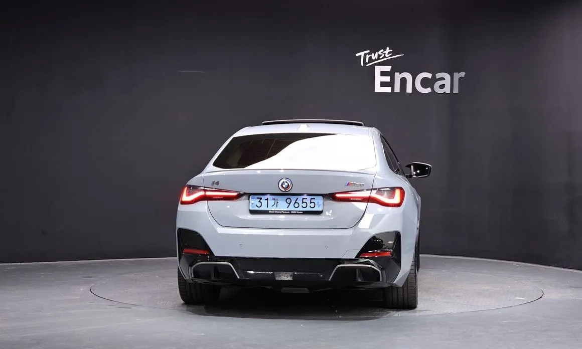 BMW i4 — фото 4