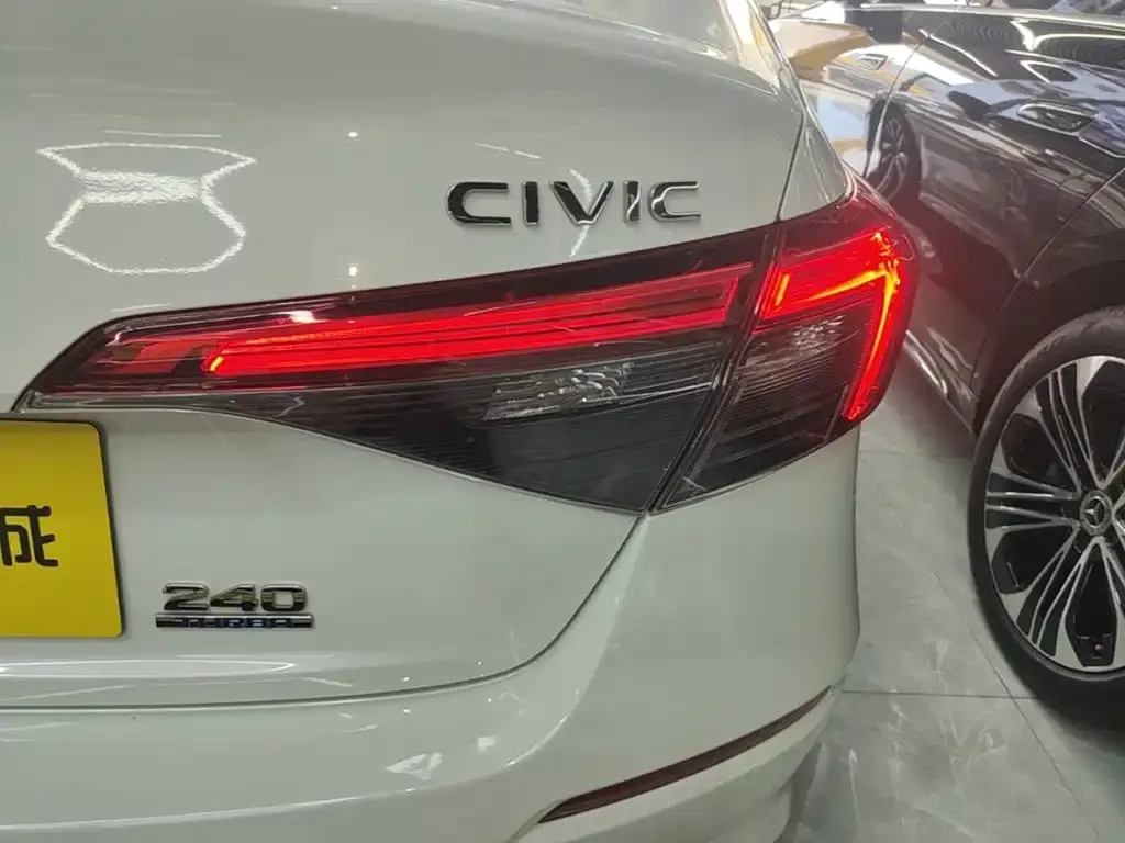 Honda Civic — фото 3