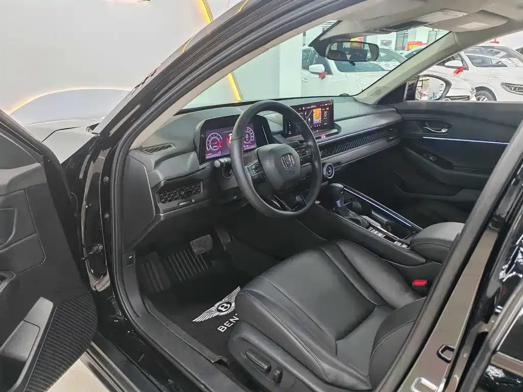 Honda Accord — фото 9