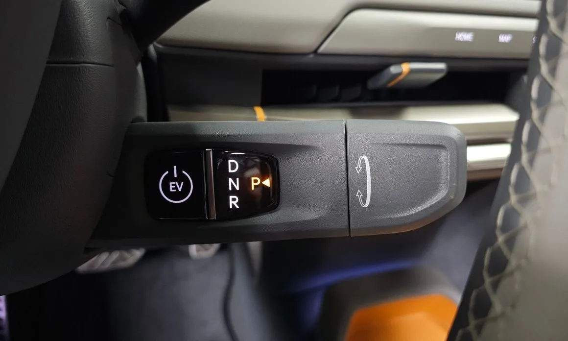 Kia EV3 — фото 9