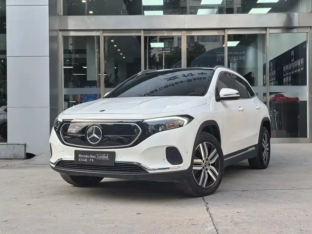 Mercedes-Benz EQA — фото 1
