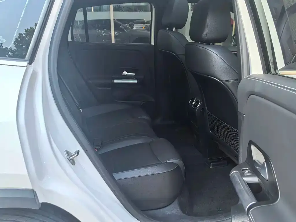 Mercedes-Benz EQA — фото 2