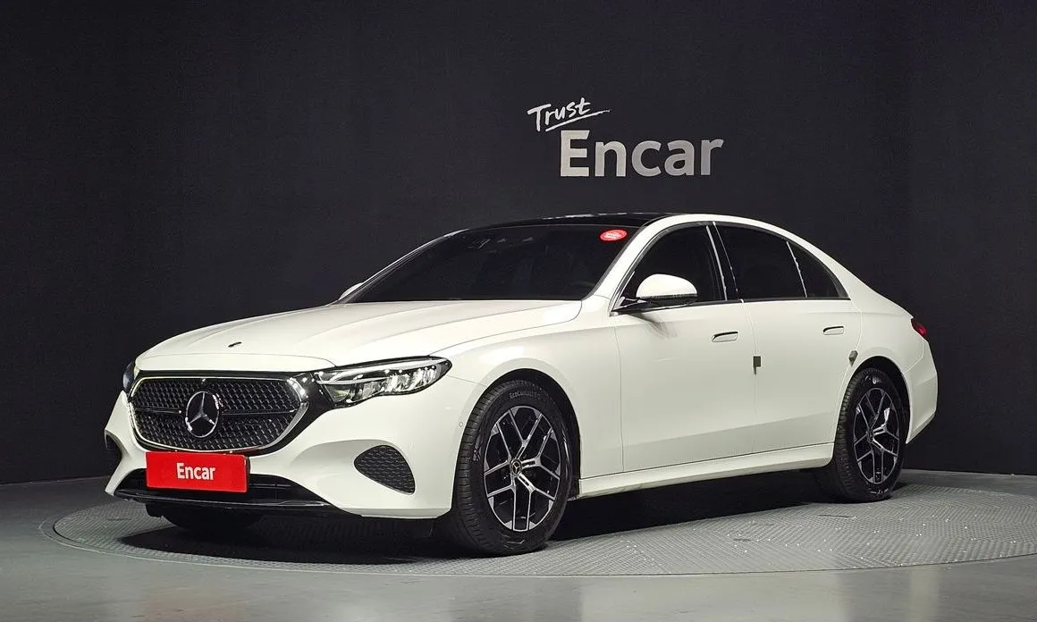 Mercedes-Benz E-Class — фото 1
