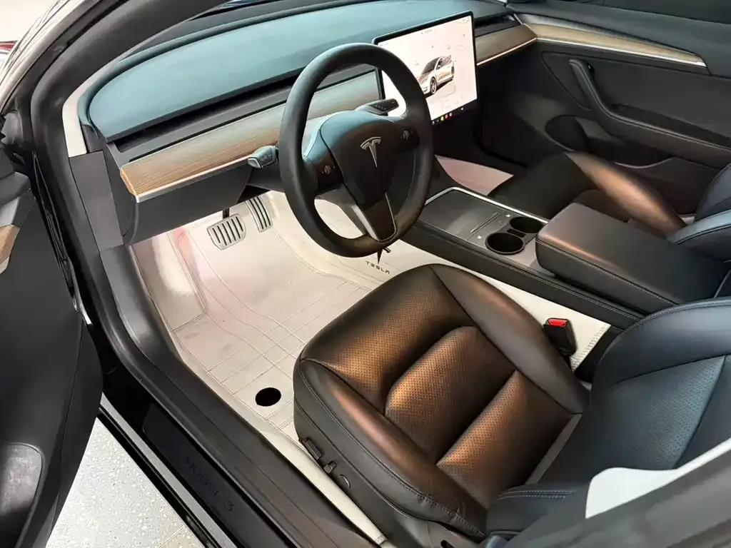 Tesla Model 3 — фото 2