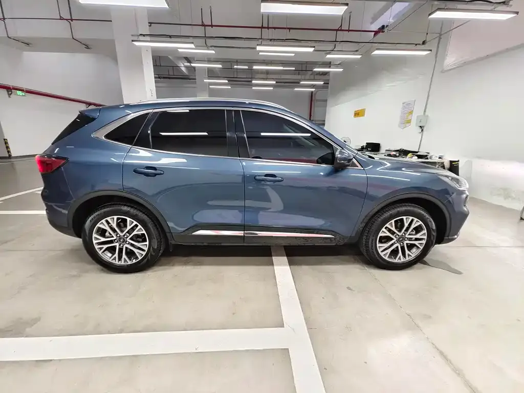 Ford Escape 2023 из CN, фото 3