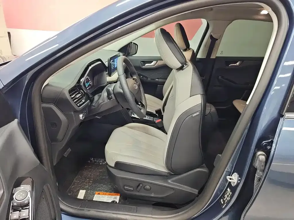 Ford Escape 2023 из CN, фото 5