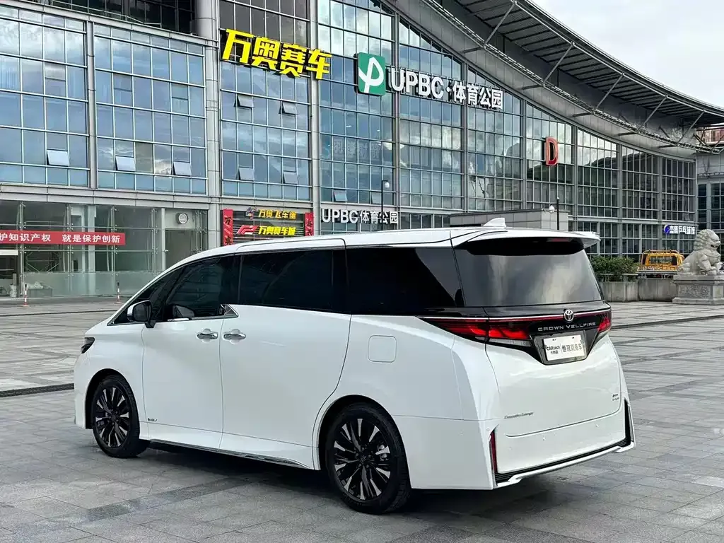 Toyota Vellfire — фото 5
