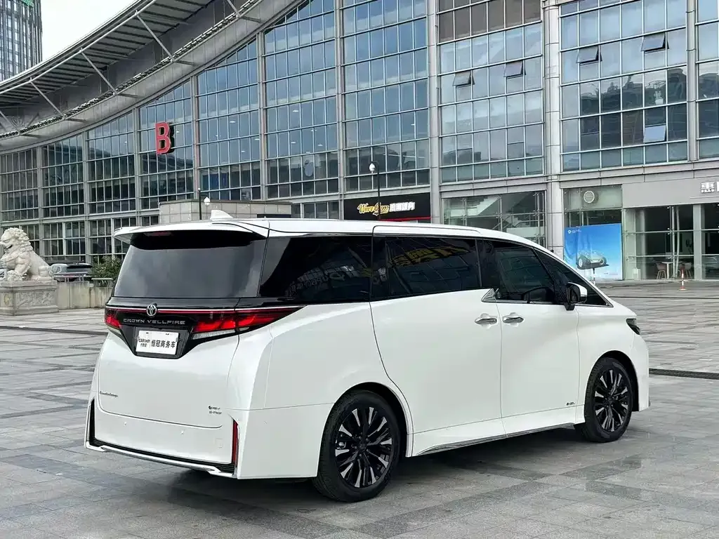 Toyota Vellfire — фото 10