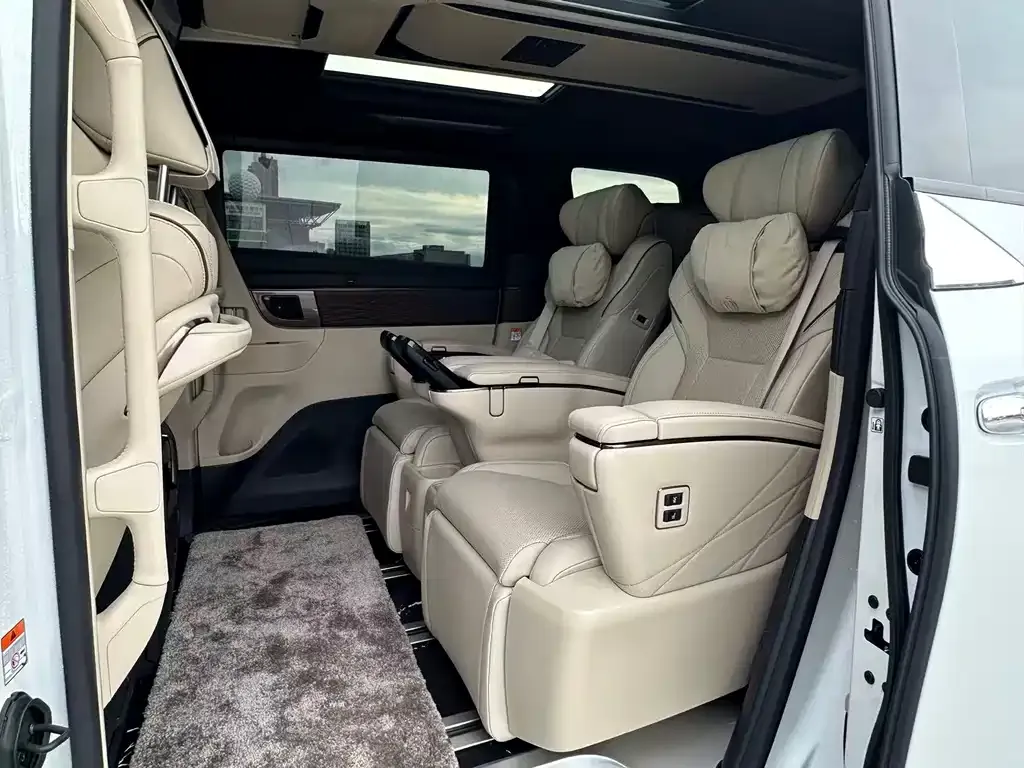 Toyota Vellfire — фото 7
