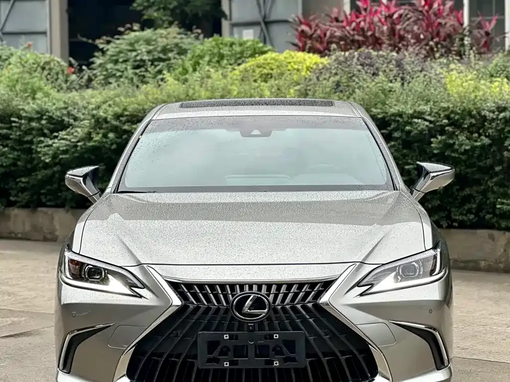 Lexus ES — фото 6