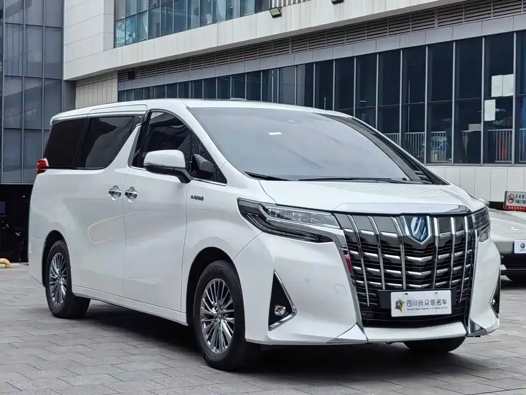 Toyota Alphard — фото 5
