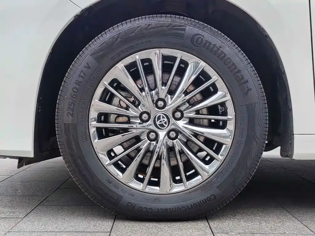 Toyota Alphard — фото 10
