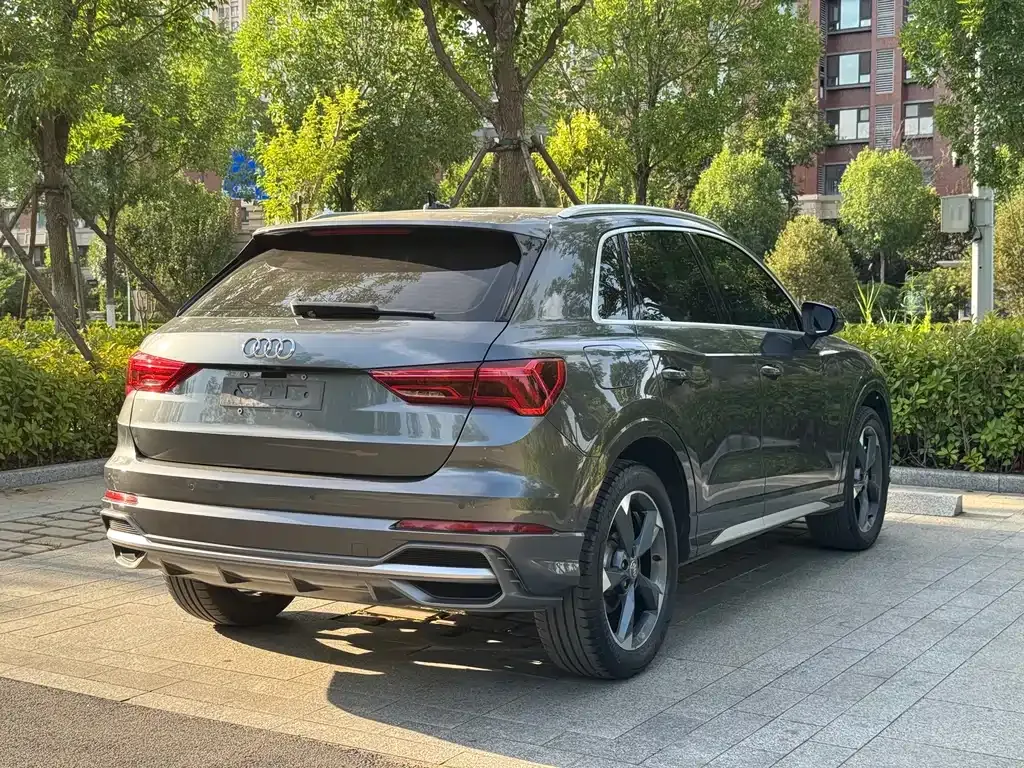 Audi Q3 — фото 10