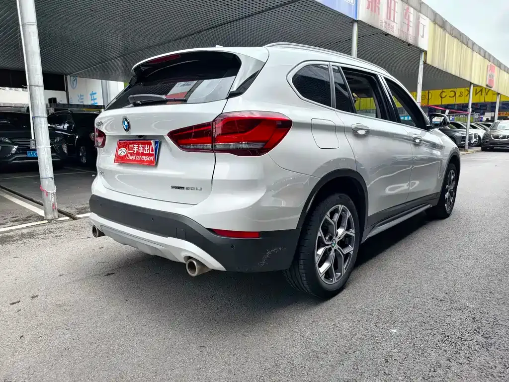 BMW X1 — фото 8
