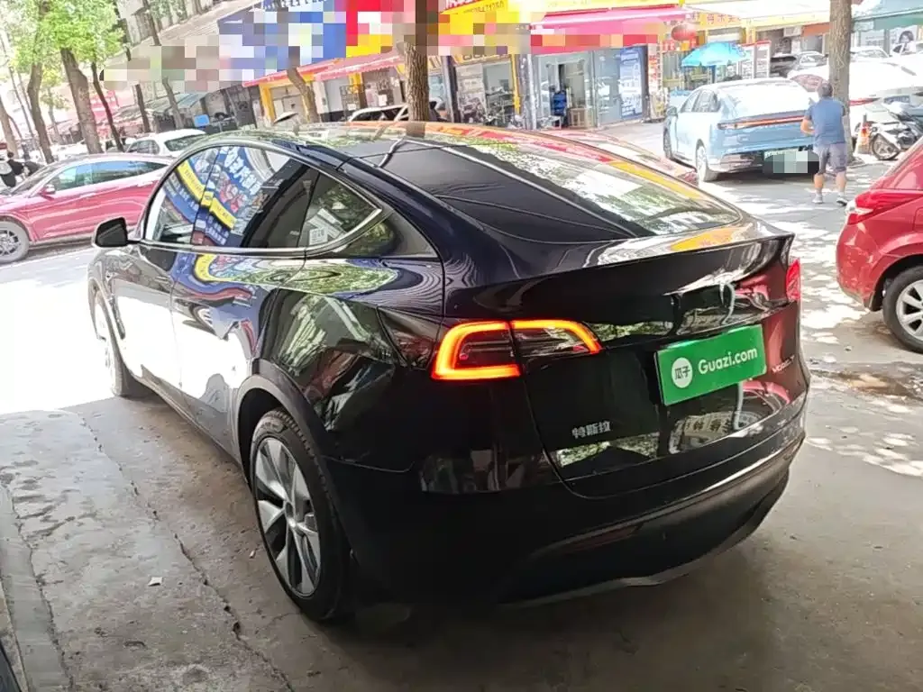 Tesla Model Y — фото 4