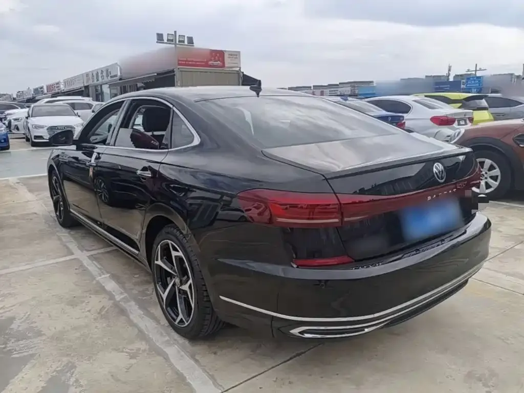 Volkswagen Passat — фото 10