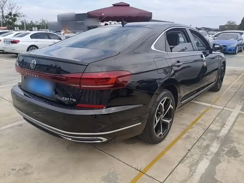Volkswagen Passat — фото 8