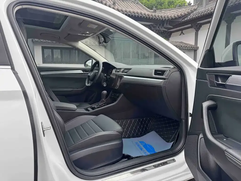 Skoda Superb — фото 3