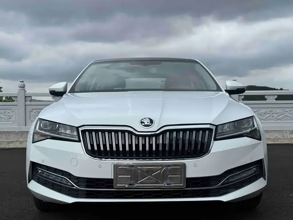 Skoda Superb — фото 6