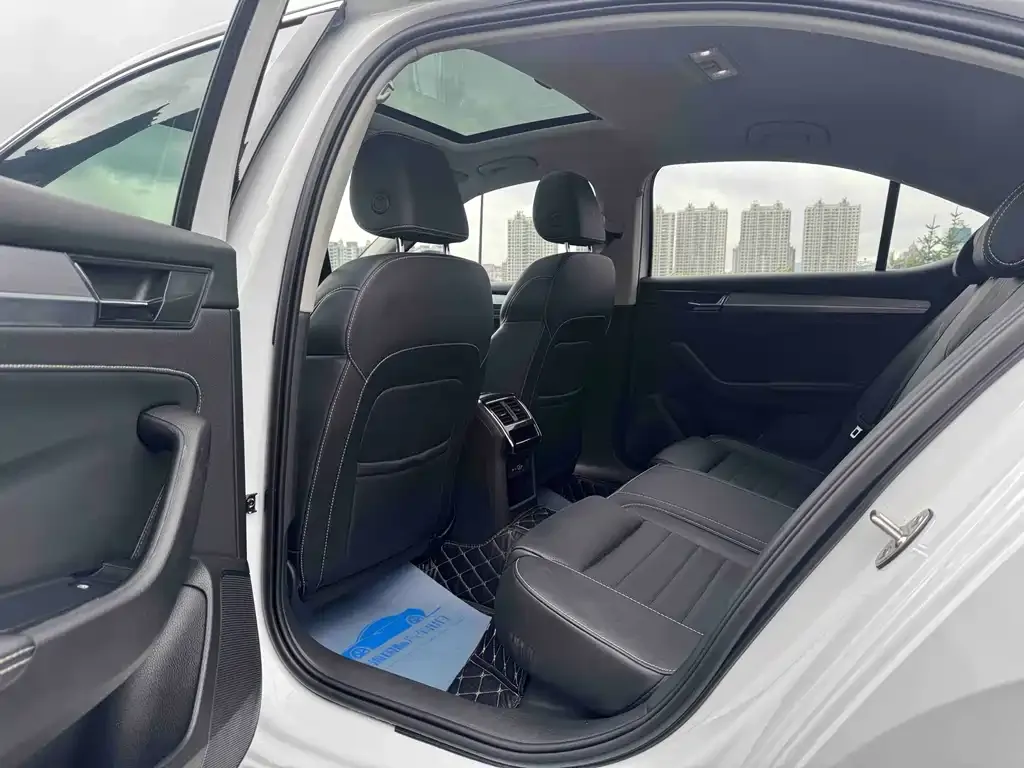 Skoda Superb — фото 2