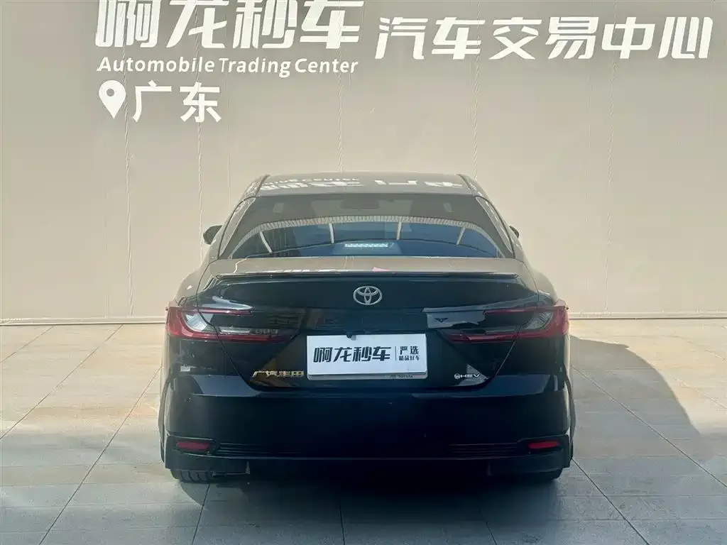 Toyota Camry — фото 3