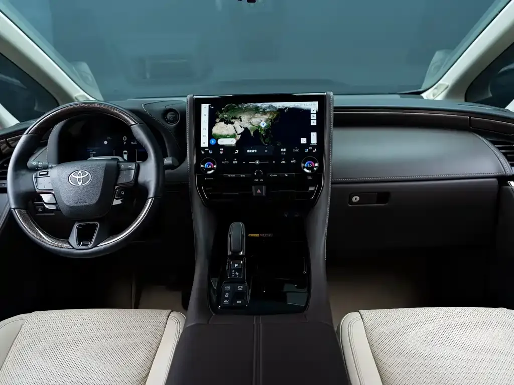 Toyota Alphard — фото 9