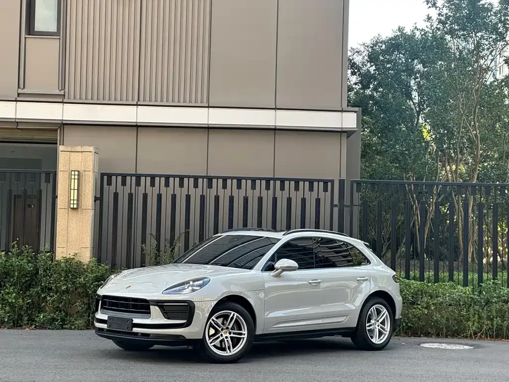 Porsche Macan — фото 1