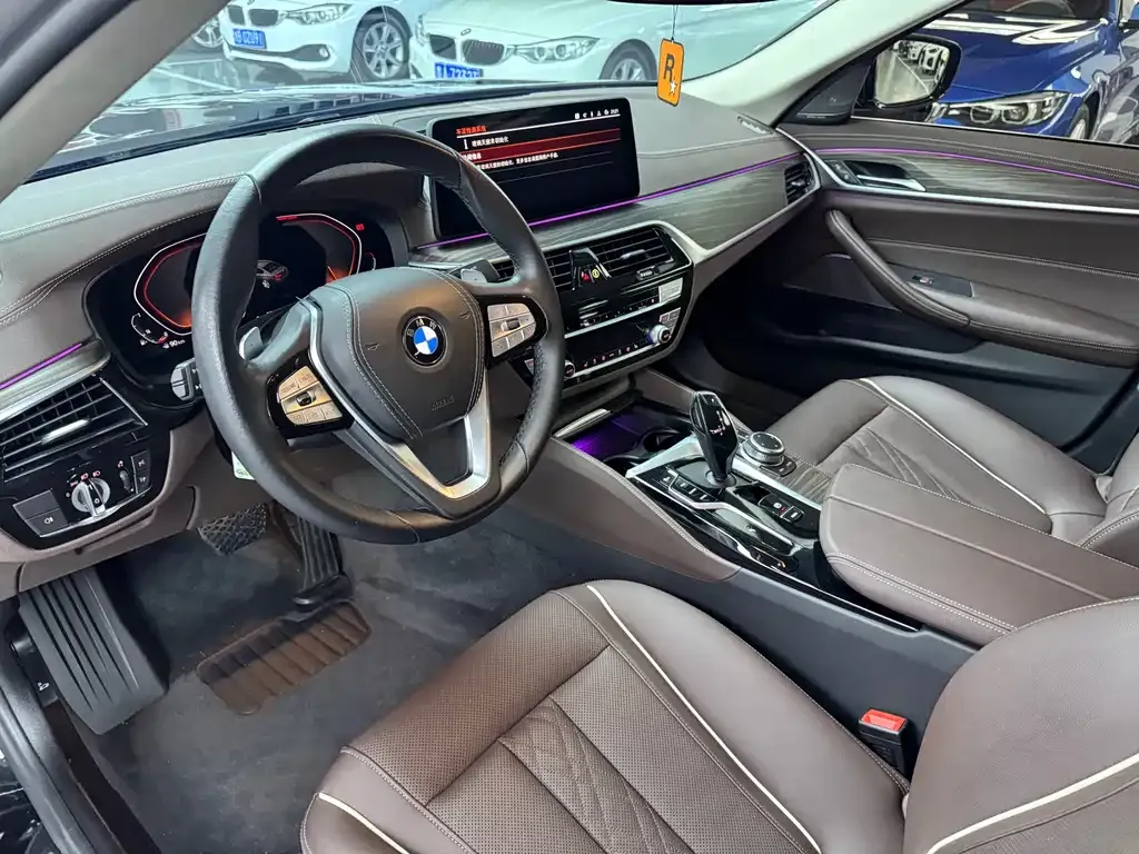 BMW 5 Series — фото 5