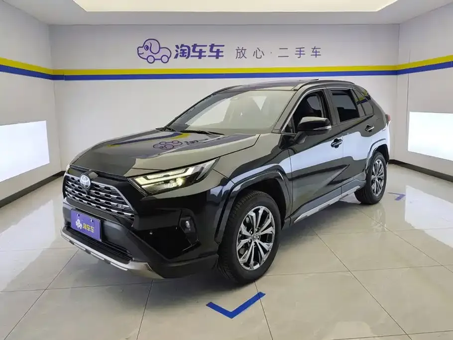 Toyota RAV4 — фото 1
