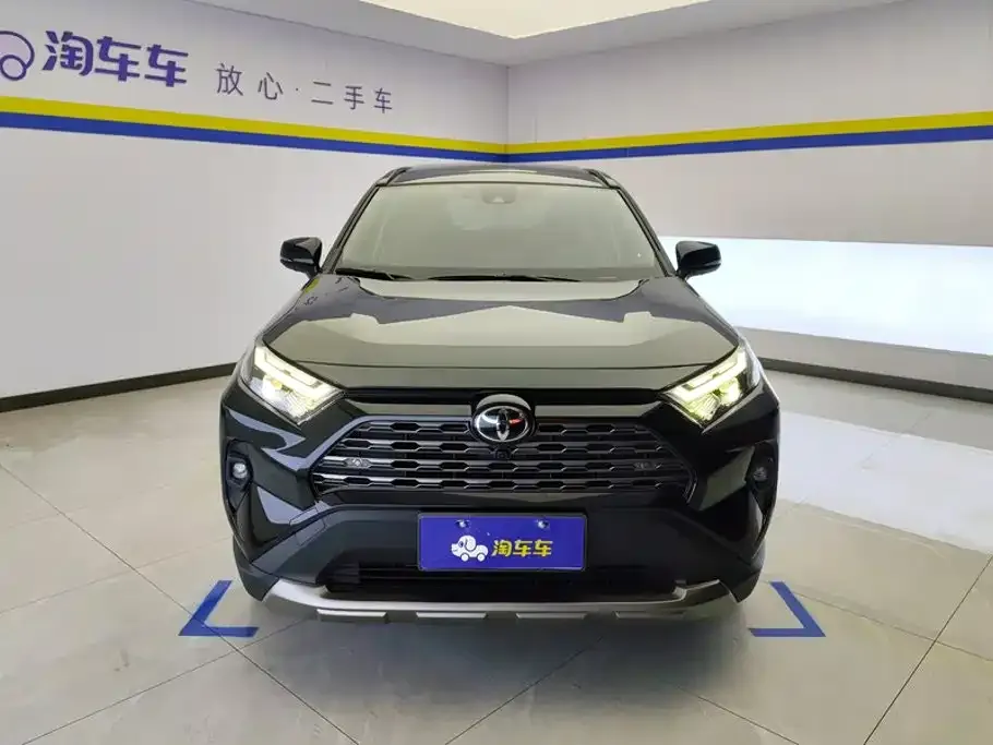 Toyota RAV4 — фото 4