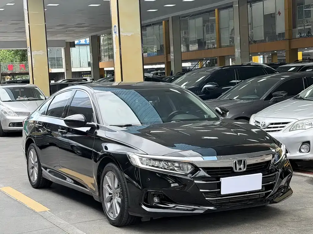 Honda Accord — фото 8