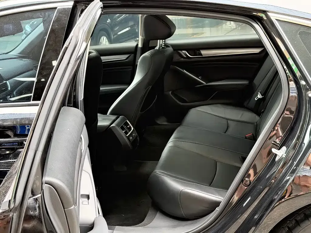 Honda Accord — фото 4