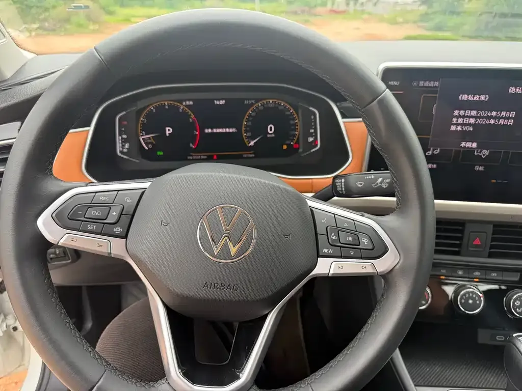 Volkswagen Bora 2024 из CN, фото 8
