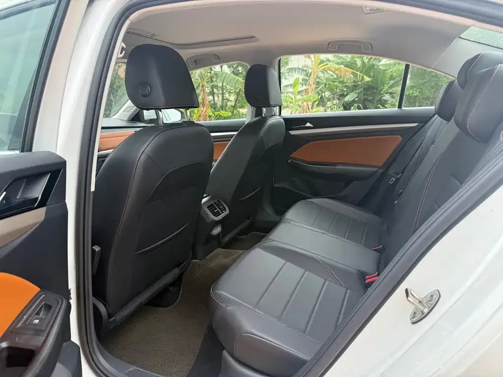 Volkswagen Bora 2024 из CN, фото 3