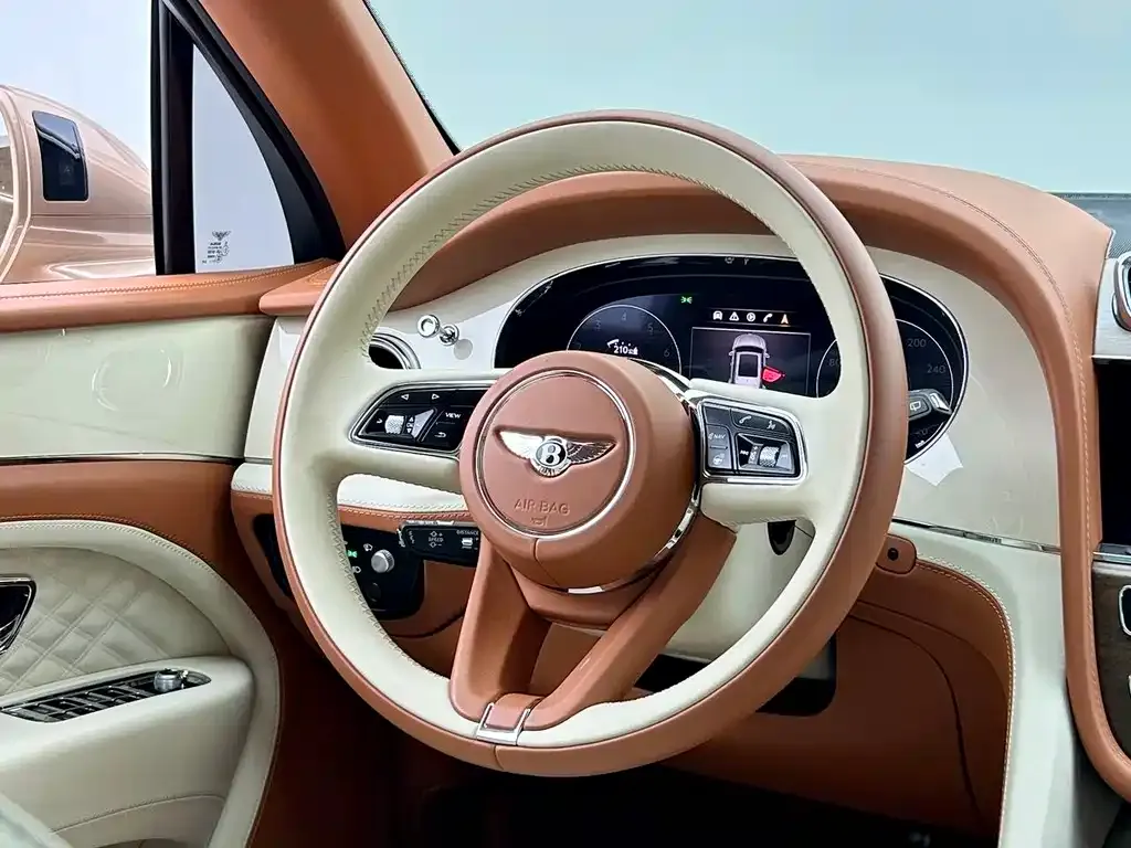 Bentley Bentayga — фото 6