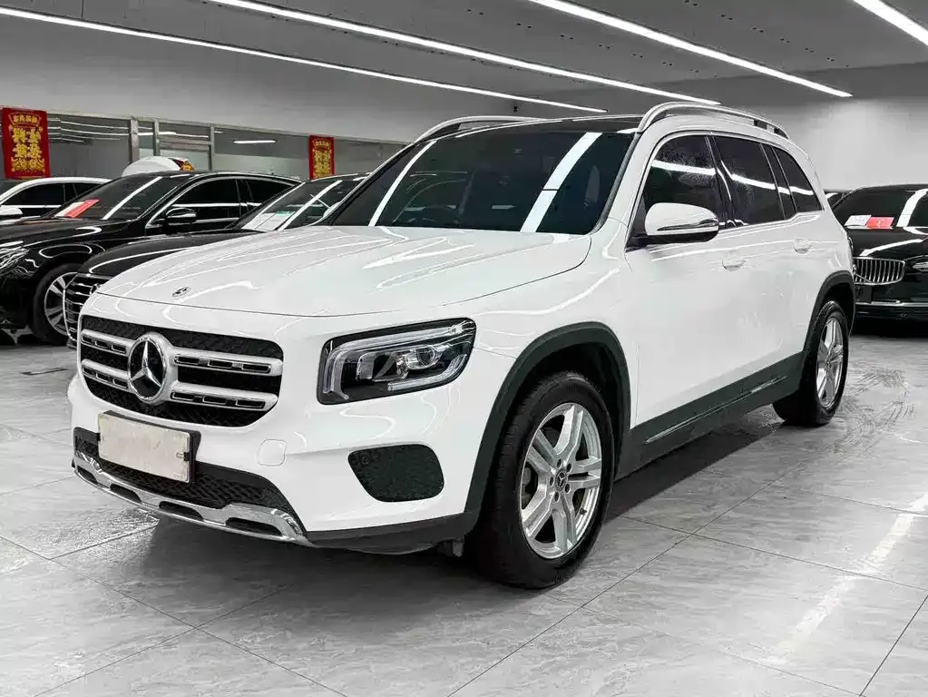 Mercedes-Benz GLB — фото 1