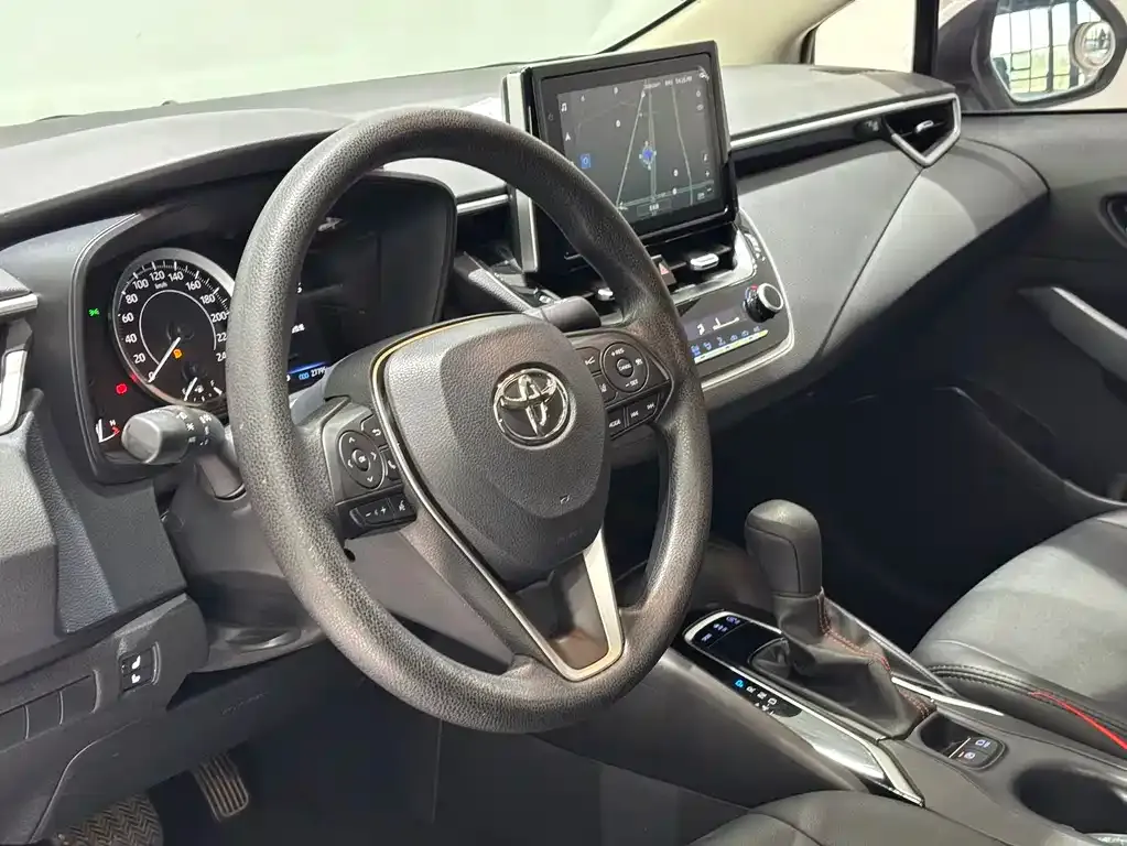 Toyota Corolla — фото 10