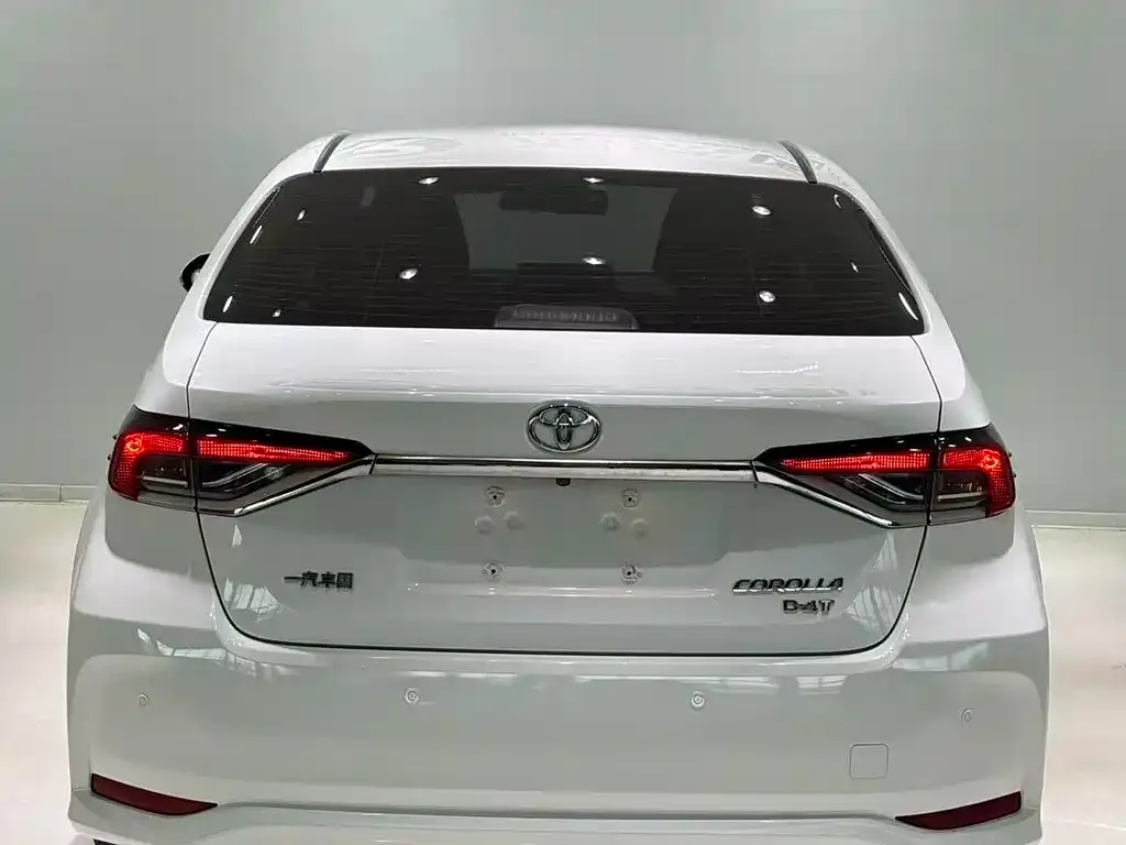 Toyota Corolla — фото 3