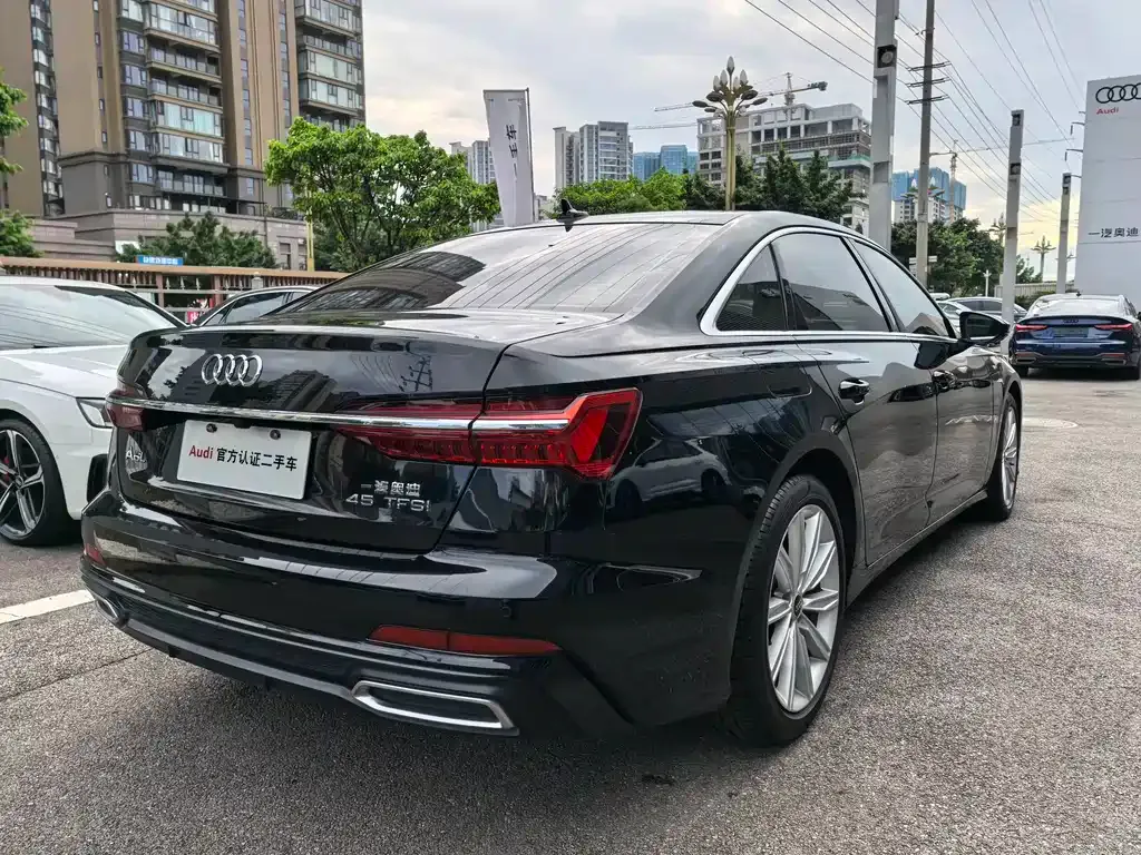 Audi A6L — фото 8