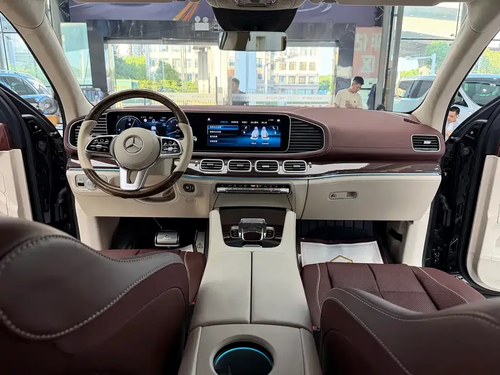 Mercedes-Benz GLS — фото 8