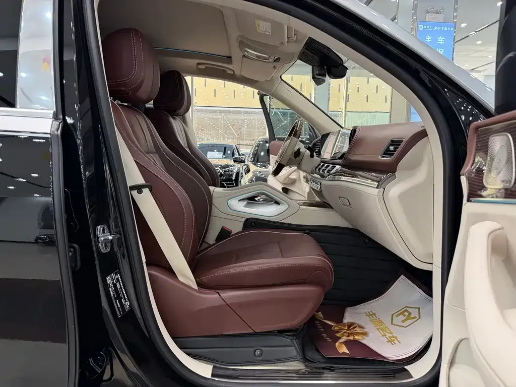 Mercedes-Benz GLS — фото 10