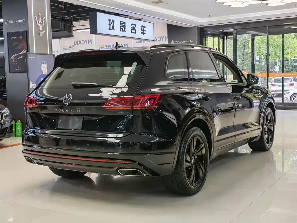Volkswagen Touareg — фото 6