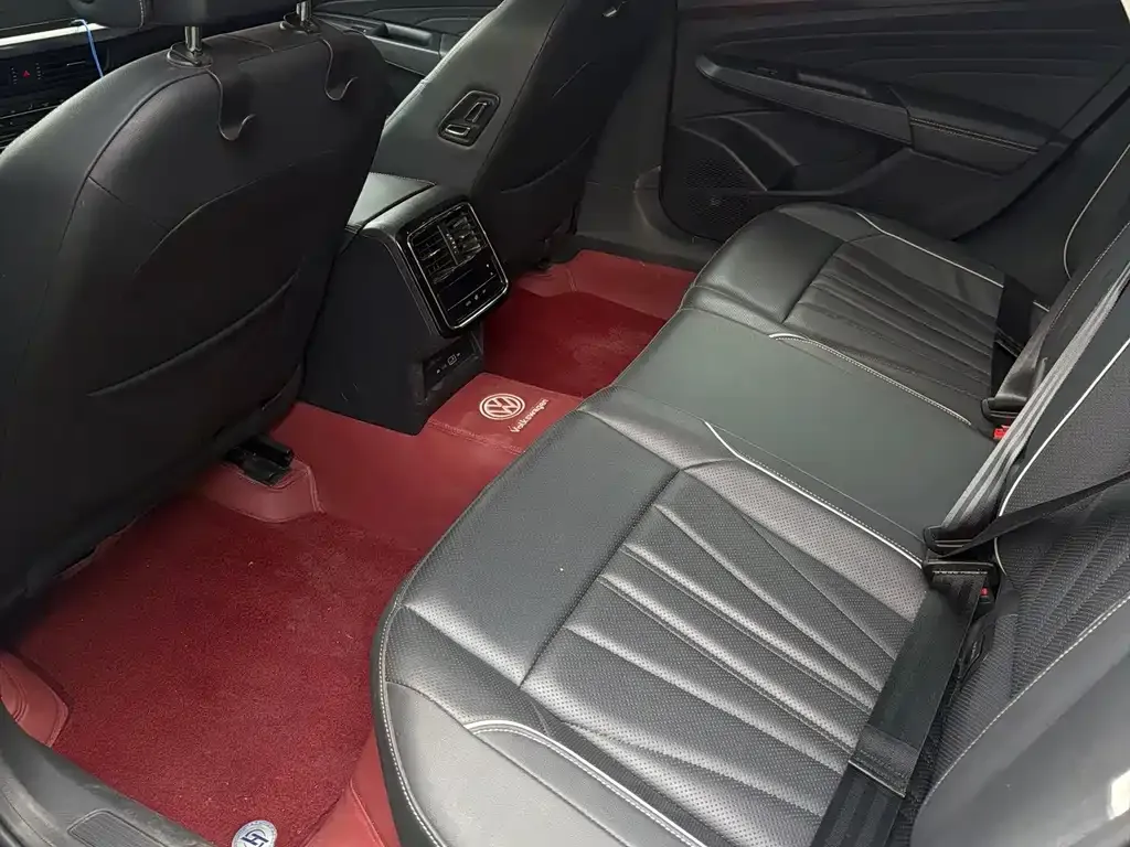 Volkswagen Passat — фото 10