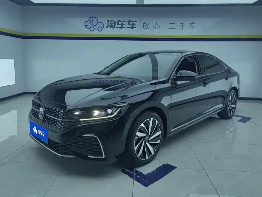 Volkswagen Passat — фото 1