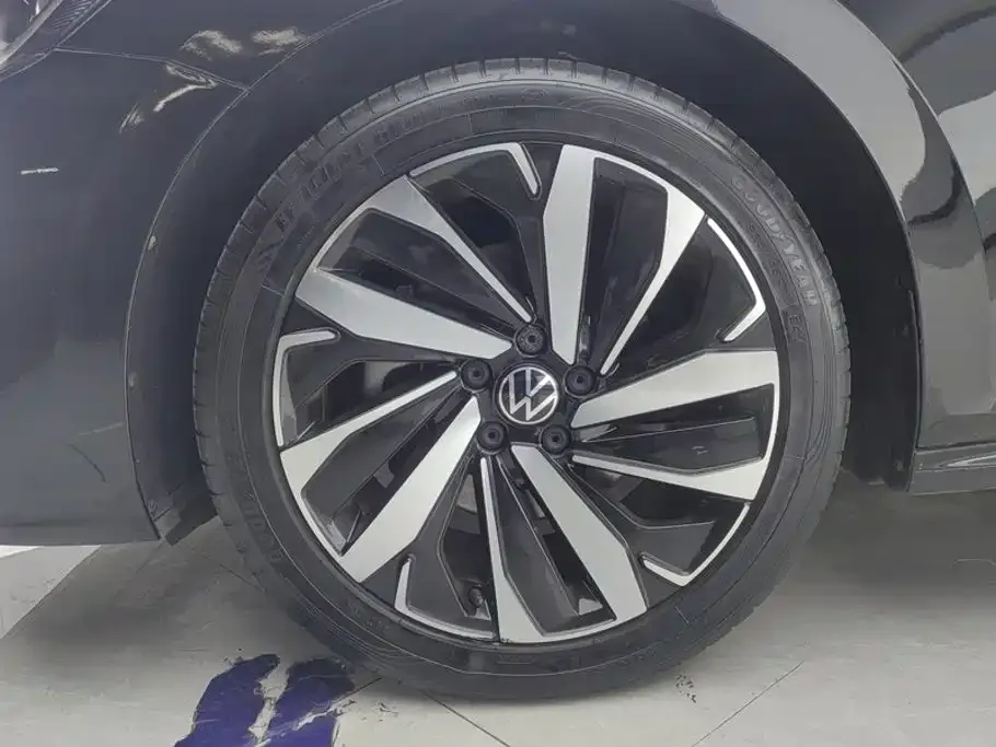 Volkswagen Passat — фото 10