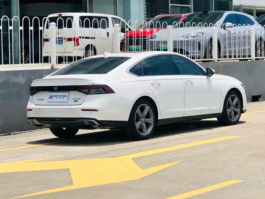 Honda Accord — фото 5