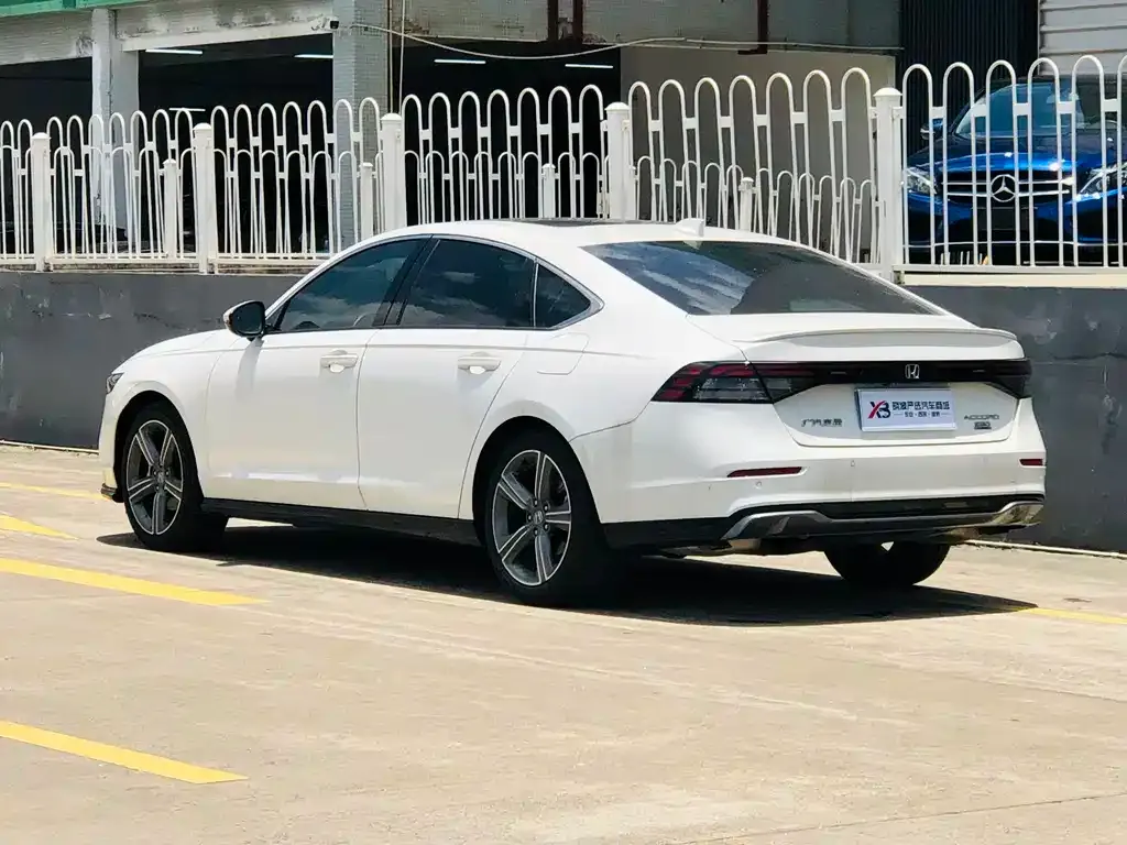 Honda Accord — фото 2