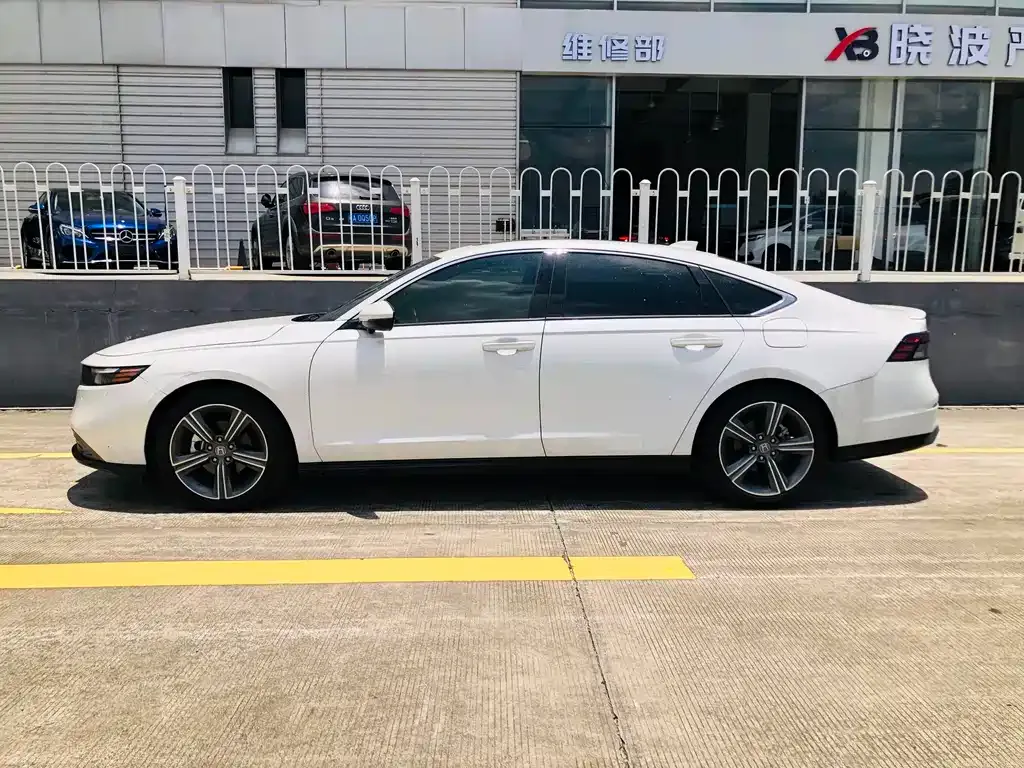Honda Accord — фото 6